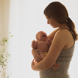 Read more about the article Postpartum Anxiety and Depression Tips From A Therapist